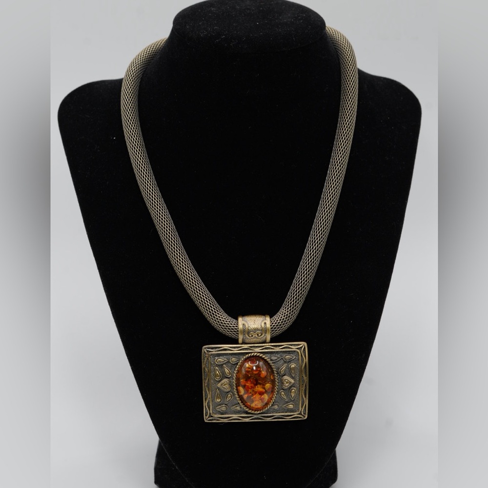 Vintage Gold Tone Faux Amber Medallion Snake Coil Choker Necklace Magnet Clasp